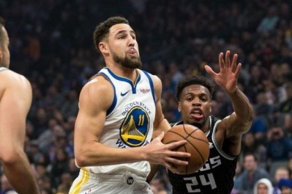  库里单节21分表演勇士主场轻取国王