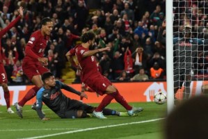  利物浦绝杀热刺保留争冠悬念  