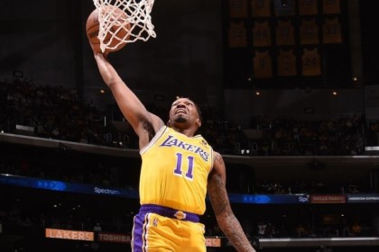  福克斯准三双引领国王青年军爆冷击败卫冕冠军勇士