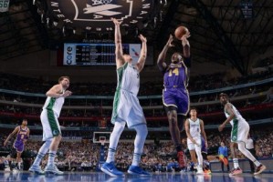  湖人惨败国王跌出附加赛区  