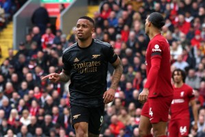  阿森纳憾负曼城热苏斯红牌改变比赛走势  