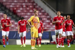  纽卡斯尔联定位球战术显威战胜狼队